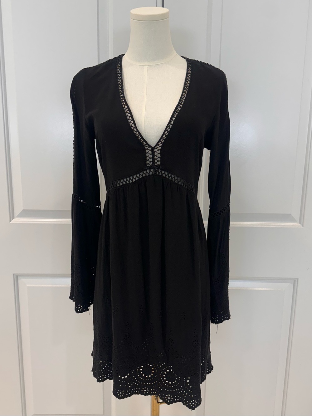 Lovestich Medium Cotton Black V-Neck Eyelet Long Sleeve Dress Boho Chic Concerts